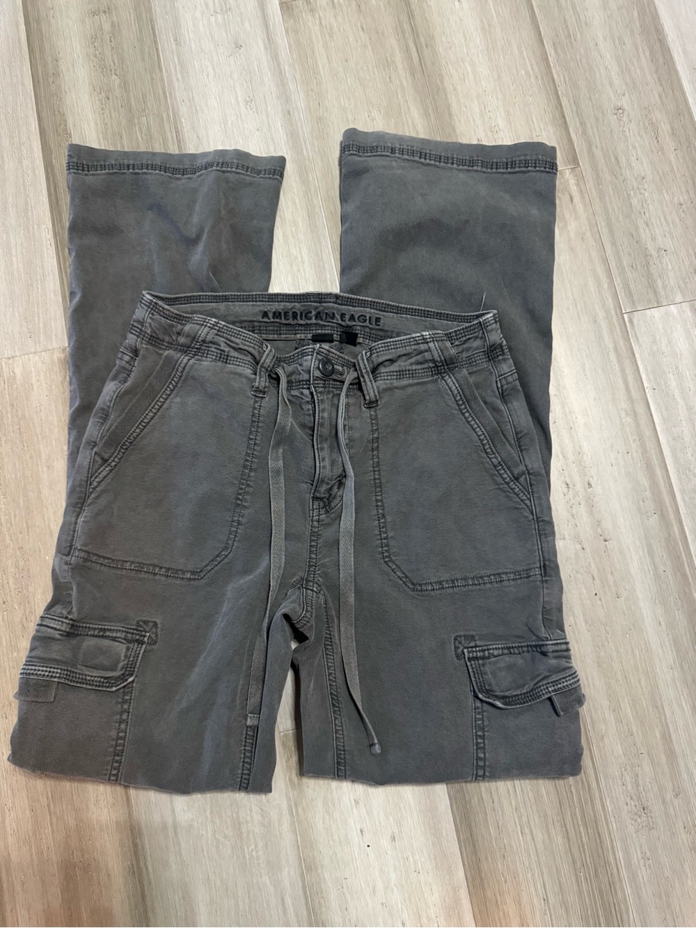 American Eagle women’s Gray Cargo Jogger Pants size 0